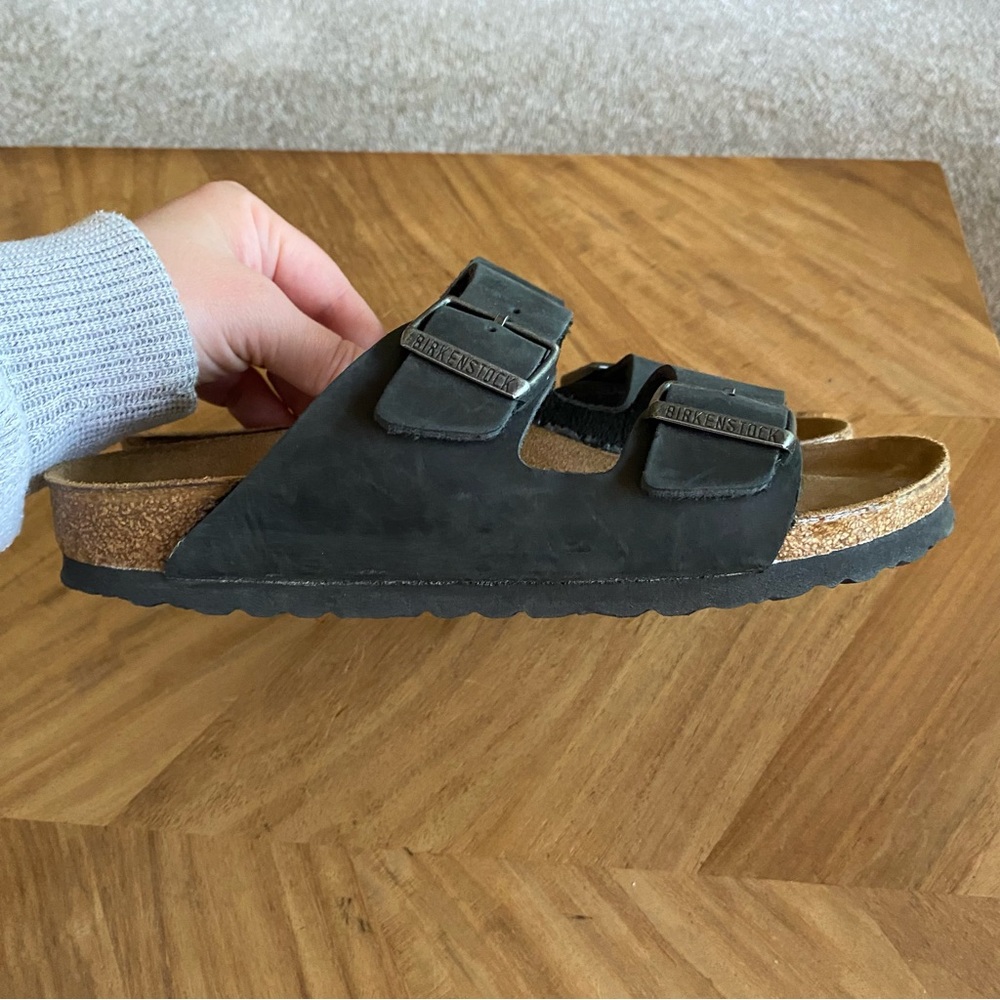 Birkenstock Arizona Black Leather 2-Strap Sandal, Size 38 - Picture 5 of 7